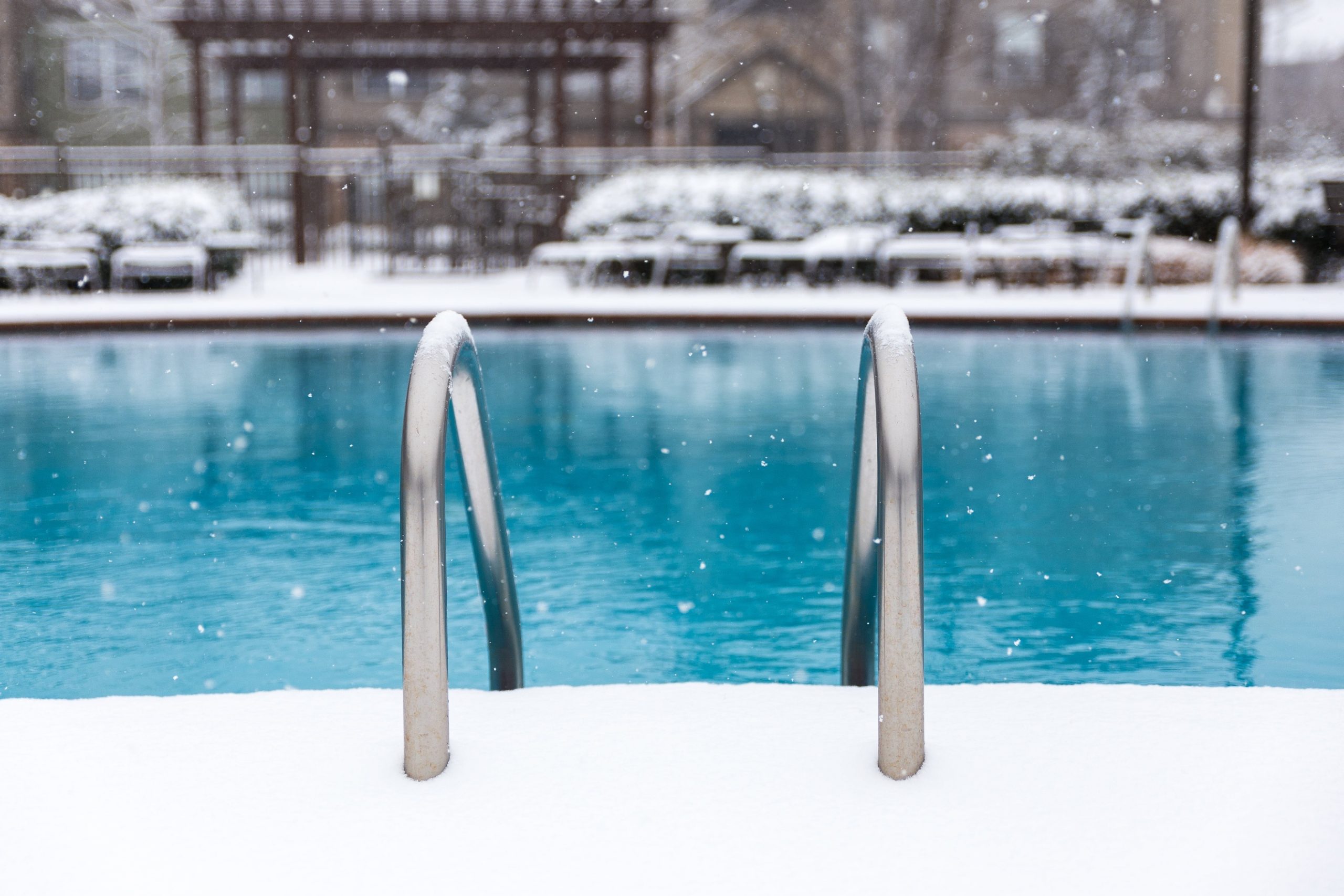 Entretien piscine hiver : les 5 points essentiels à connaître